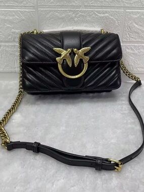 Kohl's Black Quilted Crossbody Bag with Gold Chain